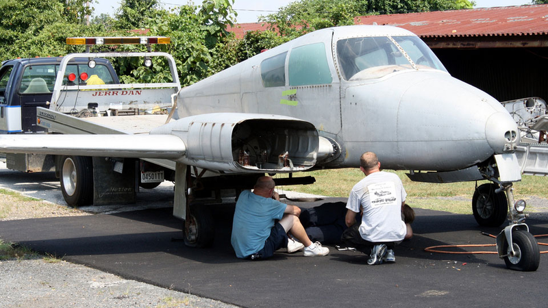 Illustration for article titled This Man Is Trying To Make The World's First Road-Racing Airplane